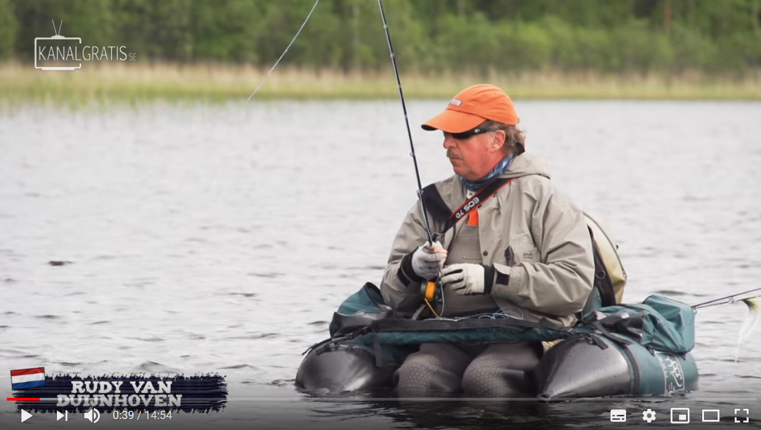 Enkele jaren terug heeft Kanalgratisdotse een video gemaakt over het vliegvissen op snoek in het midden van Zweden. Leon Godijk en ondergetekende waren enkele van de ‘acteurs’ in deze film.